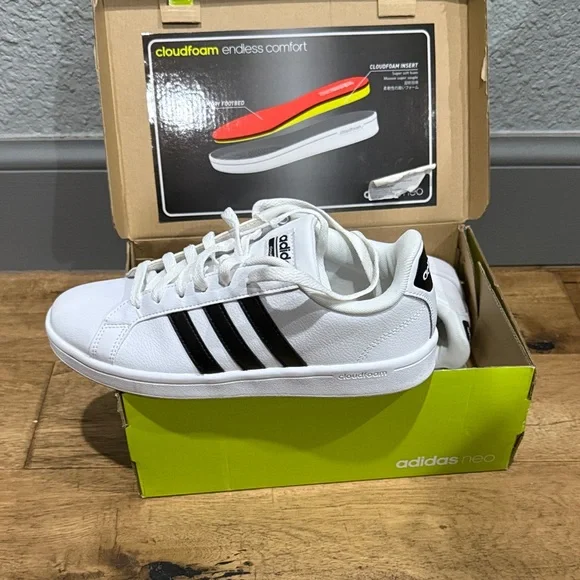 Adidas Cloudfoam White and Black Sneakers - Picture 2 of 5